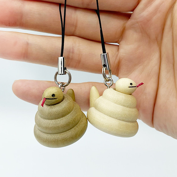 干支 巳 まる~い 木製ストラップ 蛇【白へび、緑へび】干支 4枚目の画像