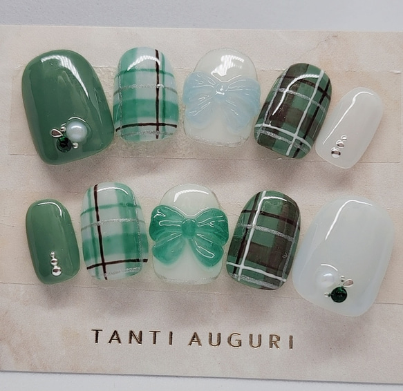 ぷっくりリボンのチェックネイル ネイルチップ（つけ爪） ふらっふぃ