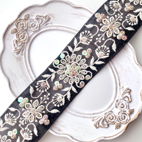 495 【 幅：5cm 】 インド刺繍リボン ブラック チュール