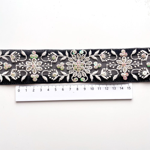 495 【 幅：5cm 】 インド刺繍リボン ブラック チュール