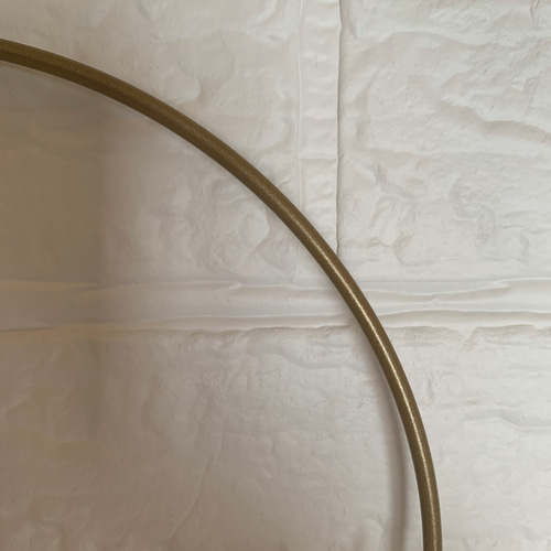 ゴールドアイアン 2way白とゴールドのハーフムーンリース