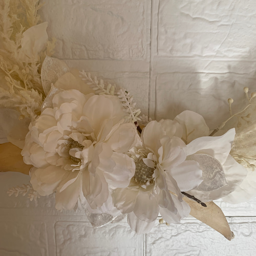 ゴールドアイアン 2way白とゴールドのハーフムーンリース