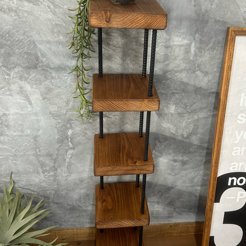 お部屋の角にピッタリ❗️スリムコーナーラック/アイアン脚/小物収納