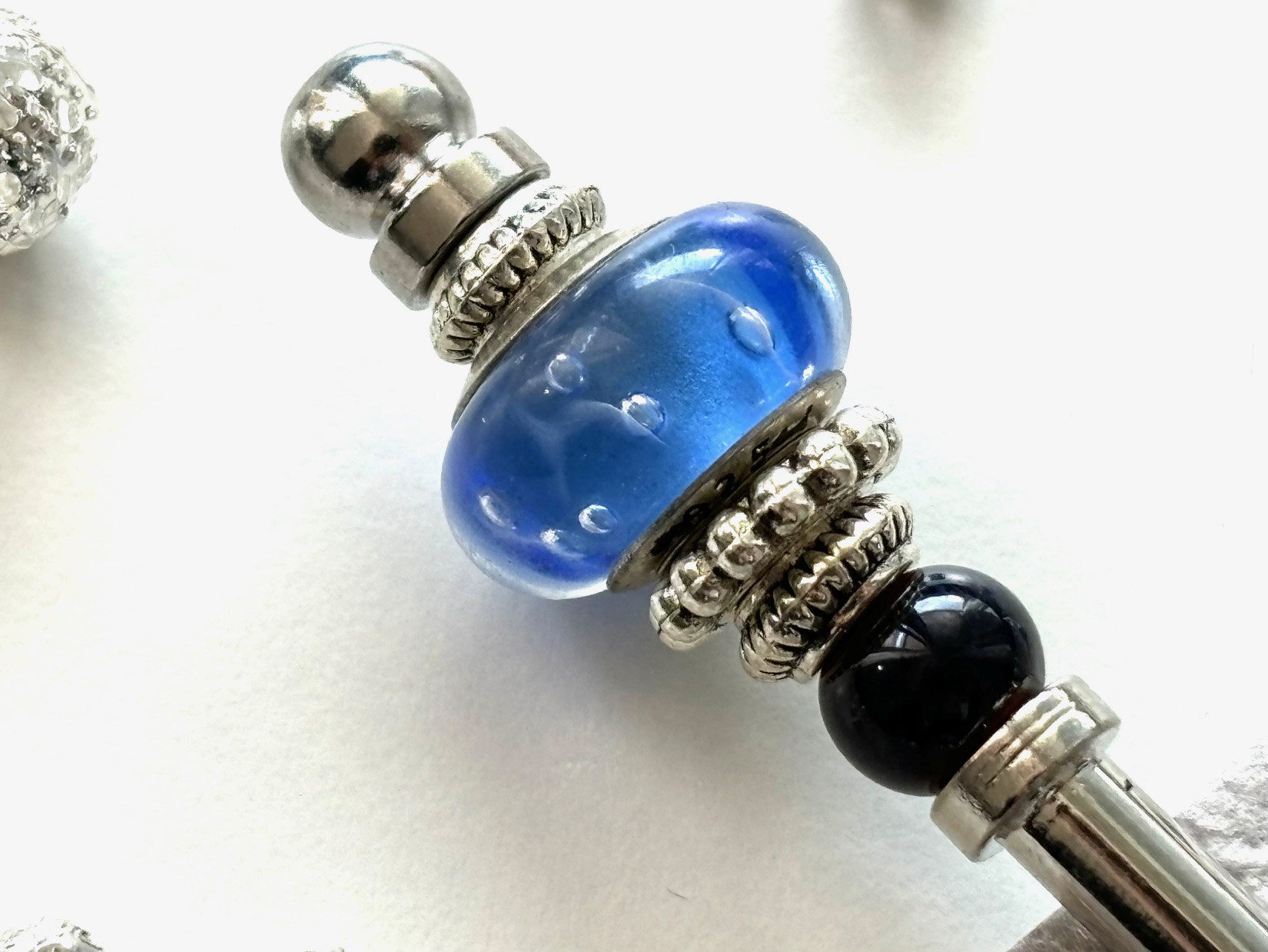 かんざし　ソーダ水の様な泡のランプワークビーズA　一本挿し　一本簪　水色　ブルー　涼しげ　透明　クリア　ラムネ