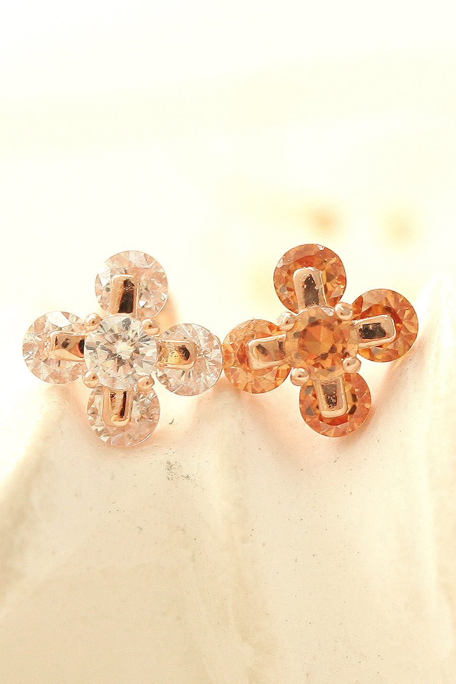 14K金 ゴールド 花 雪片 ヘリックス 軟骨 アンチトラガス アウター インナーコンク イヤリング ピアス ラブレット