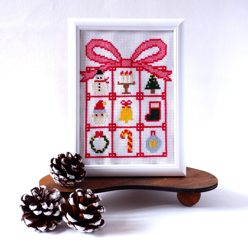 クロスステッチキット』クリスマスの魔法・プレゼントボックス 刺繍の