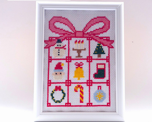 クロスステッチ図案』 クリスマスの魔法・プレゼントボックス 編み図