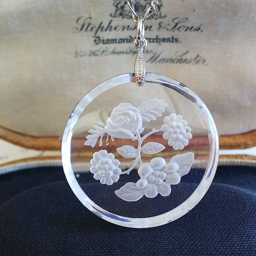 ヴィンテージ 薔薇とお花達のインタリオ（30㎜）Silverトーン 