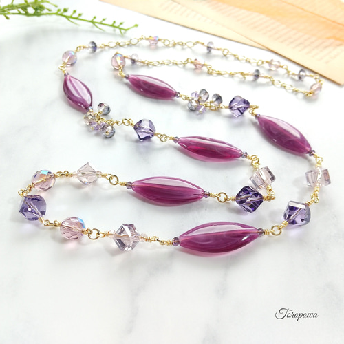 上品で華やかニットに映えるパープル紫カラーガラス＆アクリルビーズの