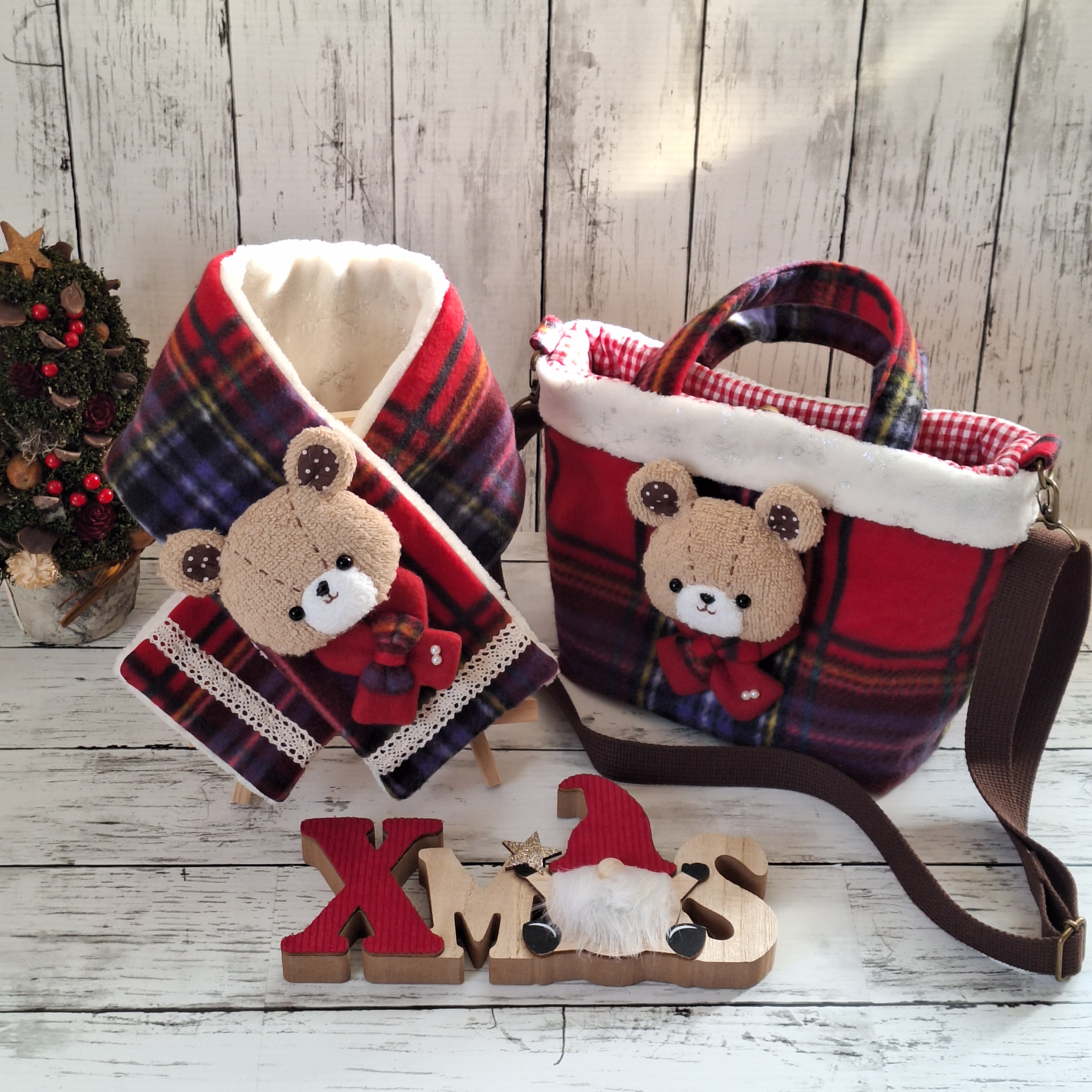 【受注製作】♡お揃いコーデ♡くま　ぬいぐるみブローチ付き　マフラー&ミニトートバックのセット