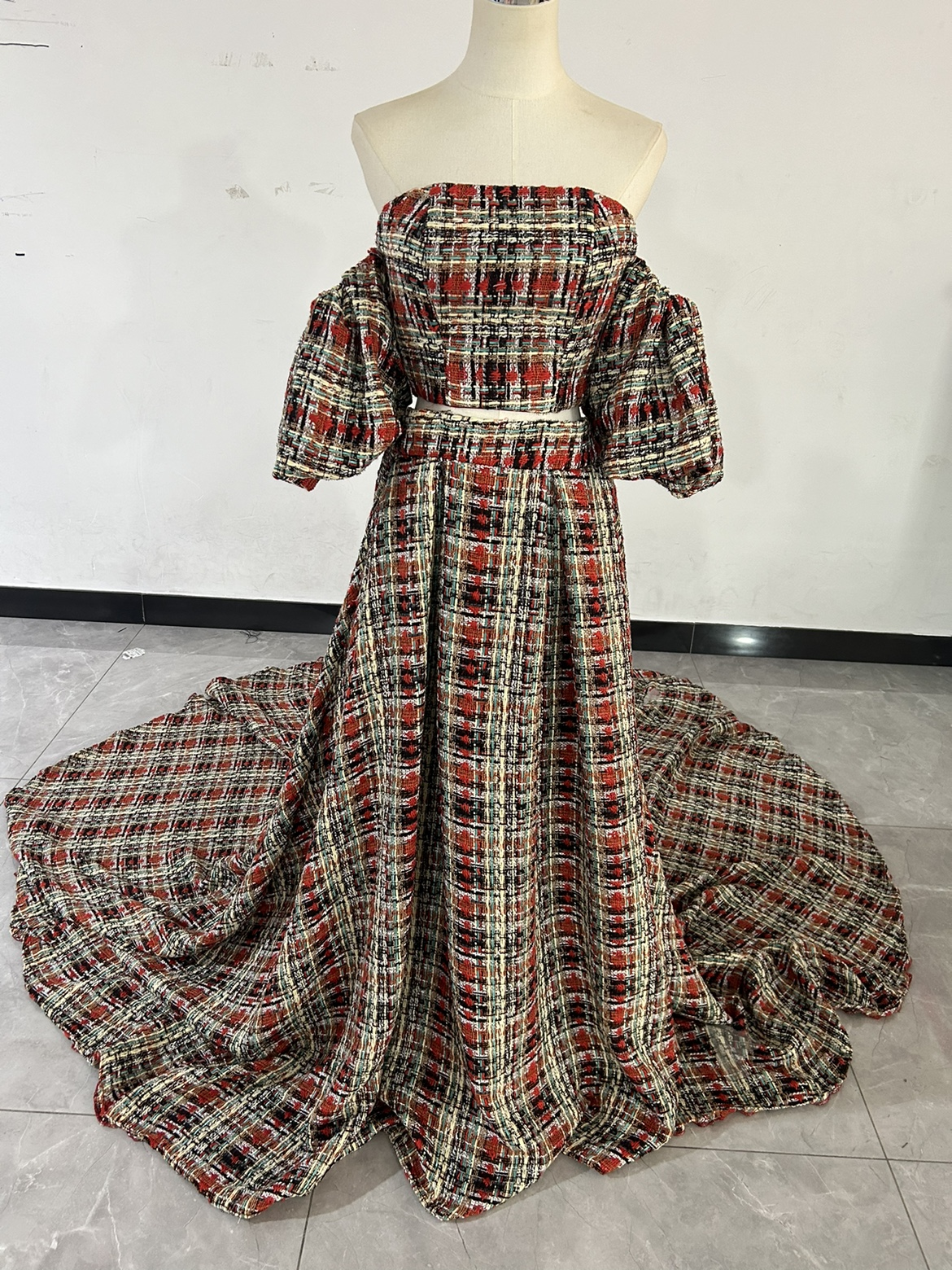 人気上昇！ツイードドレス カラードレス レッドブラック チェックのドレス ベアトップ 取り外し袖 ツーピース 前撮り