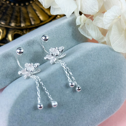 【MSP285】SV　揺れる　蓮のピアス／アレルギー対応／つけっぱなしOK／ねじ式ピアス　Silver925 2枚目の画像