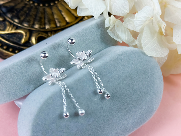【MSP285】SV　揺れる　蓮のピアス／アレルギー対応／つけっぱなしOK／ねじ式ピアス　Silver925 2枚目の画像