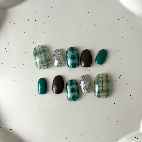 Autumnネイル グリーン×ブラウン チェックネイル ネイルチップ