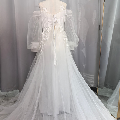 高級 オフホワイト 立体レースパール ふわふわ長袖 ウエディングドレス