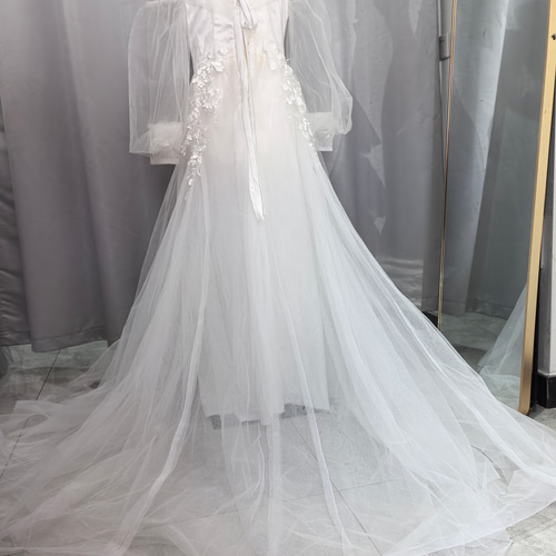 高級 オフホワイト 立体レースパール ふわふわ長袖 ウエディングドレス