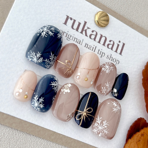 【冬限定】立体ニットネイル｜ネイルチップクリスマス　マグネットネイル雪の結晶 ネイビー×雪の結晶 ネイルチップ クリスマス マグネット 冬 手描き