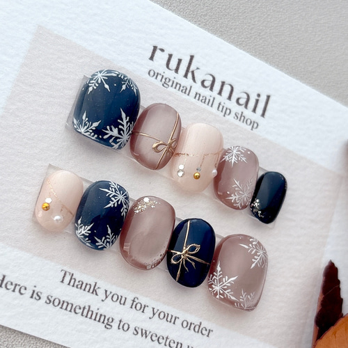 ネイビー×雪の結晶 ネイルチップ クリスマス マグネット 冬 手描き