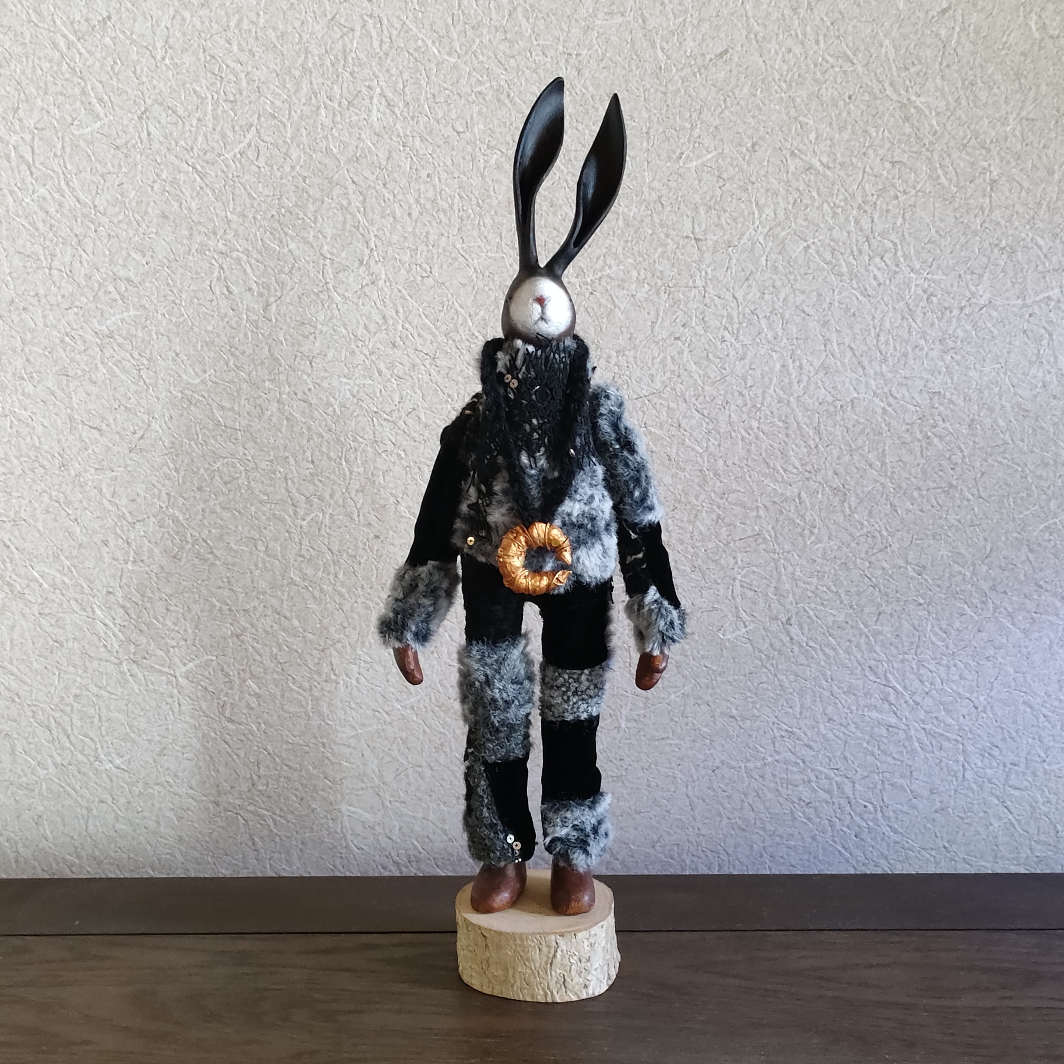 黒うさぎ　月っこ