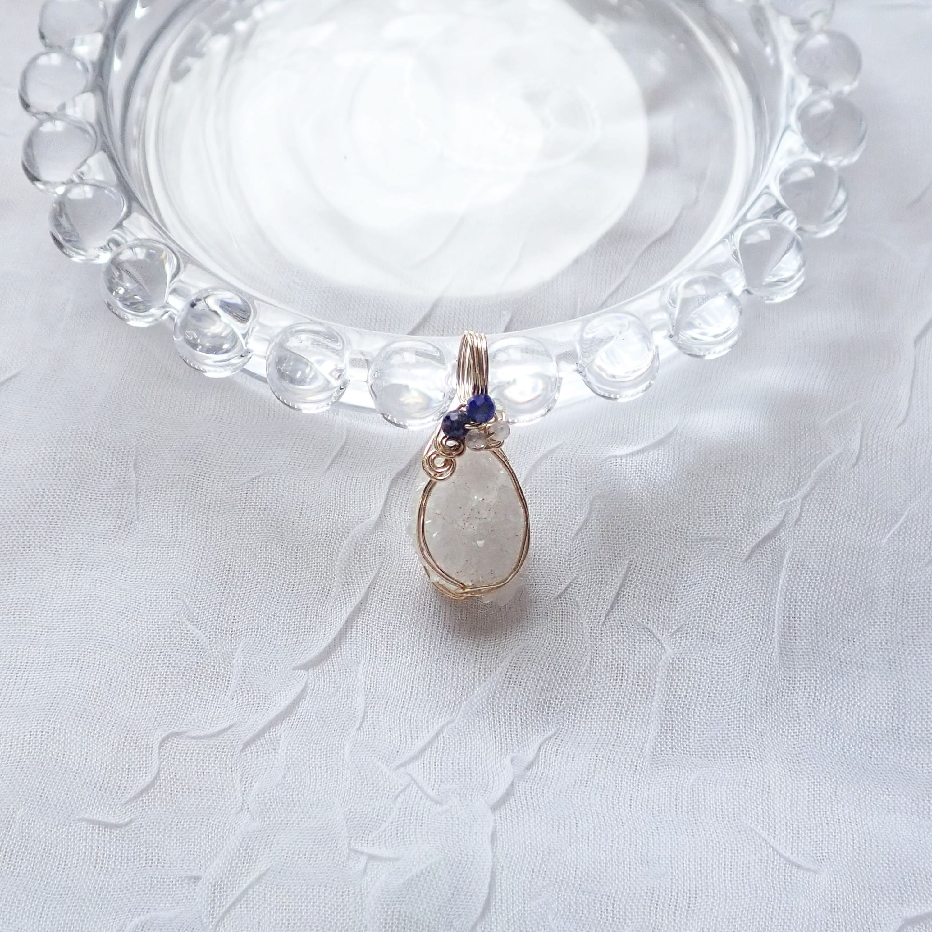 金平糖クォーツのペンダントトップ