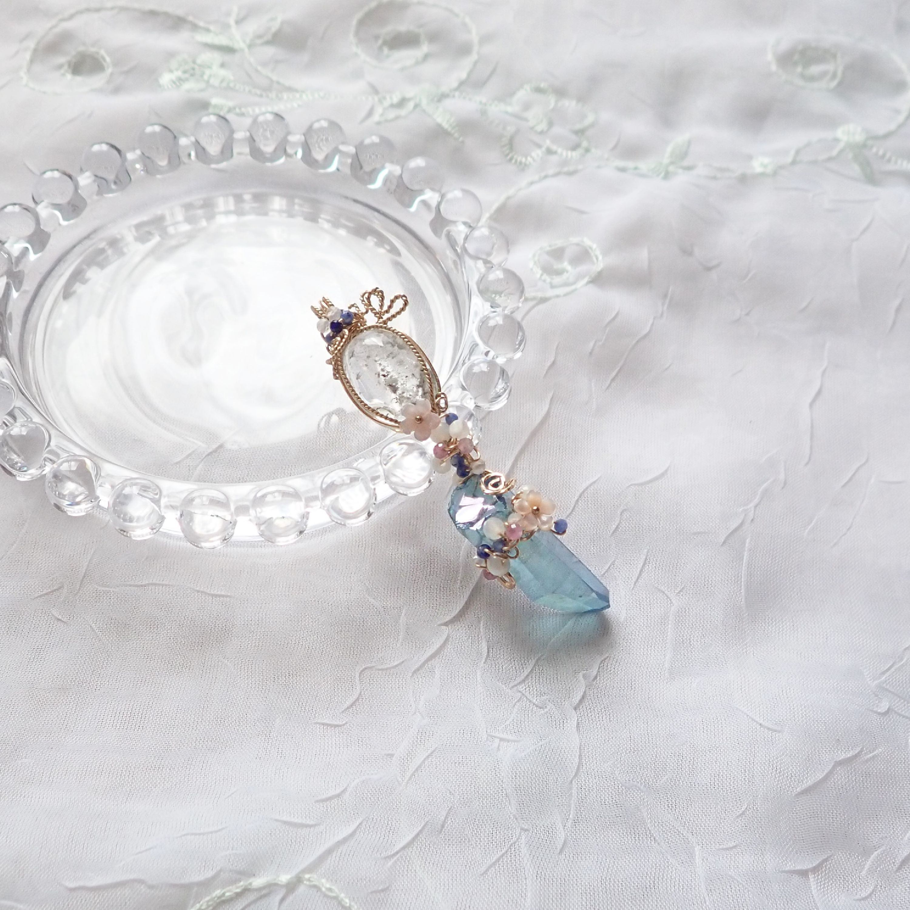 ガーデンクォーツとオーラ水晶の2連ペンダントトップ