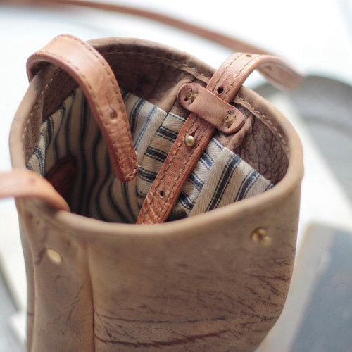【革製品】 Kudu Leather ショルダーポーチ Shoulder Pouch 03 – Kudu 2 colors｜Products｜Anchor Bridge