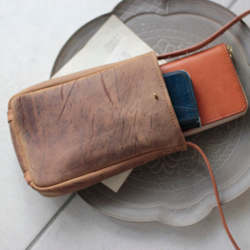 KUDO leather (クードゥーレザー)スマホショルダーバッグ 1点