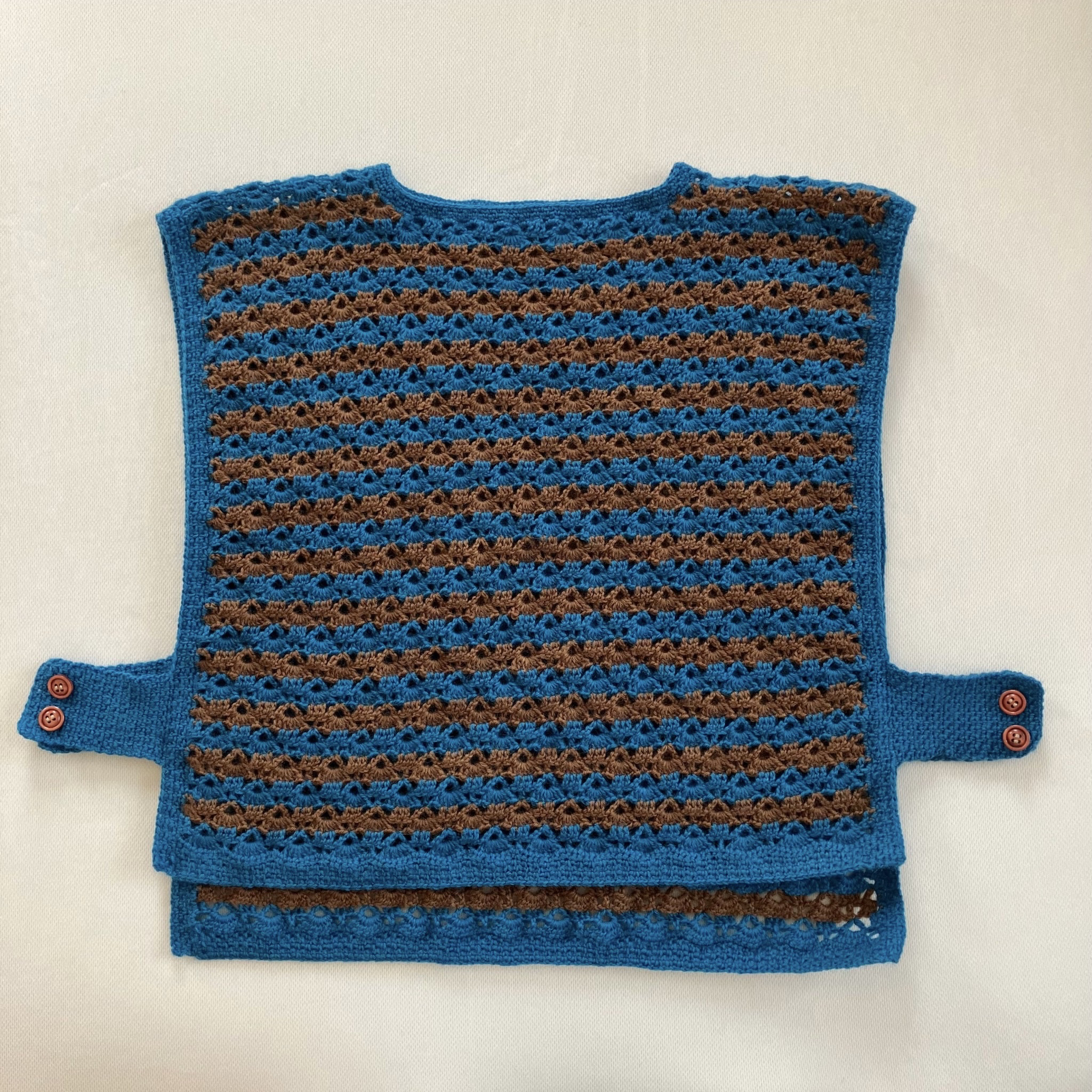【フリーサイズ】ブルーxブラウン　ウール100%   かぎ針編みのベスト　編み物