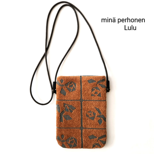 ★完成品【スマホショルダー】ミナペルホネン jungle relief ベージュ スマホショルダー 久々に作りました。 #ミナペルホネン