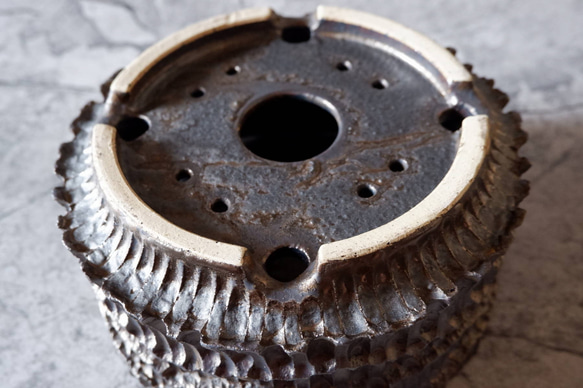 7.5号燻し金彩盆栽鉢669　塊根植物　多肉植物　盆栽　植木鉢　作家鉢　鉢皿　沖縄 6枚目の画像