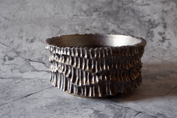 7.5号燻し金彩盆栽鉢669　塊根植物　多肉植物　盆栽　植木鉢　作家鉢　鉢皿　沖縄 1枚目の画像