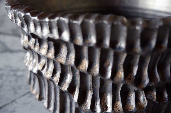 7.5号燻し金彩盆栽鉢669　塊根植物　多肉植物　盆栽　植木鉢　作家鉢　鉢皿　沖縄 2枚目の画像