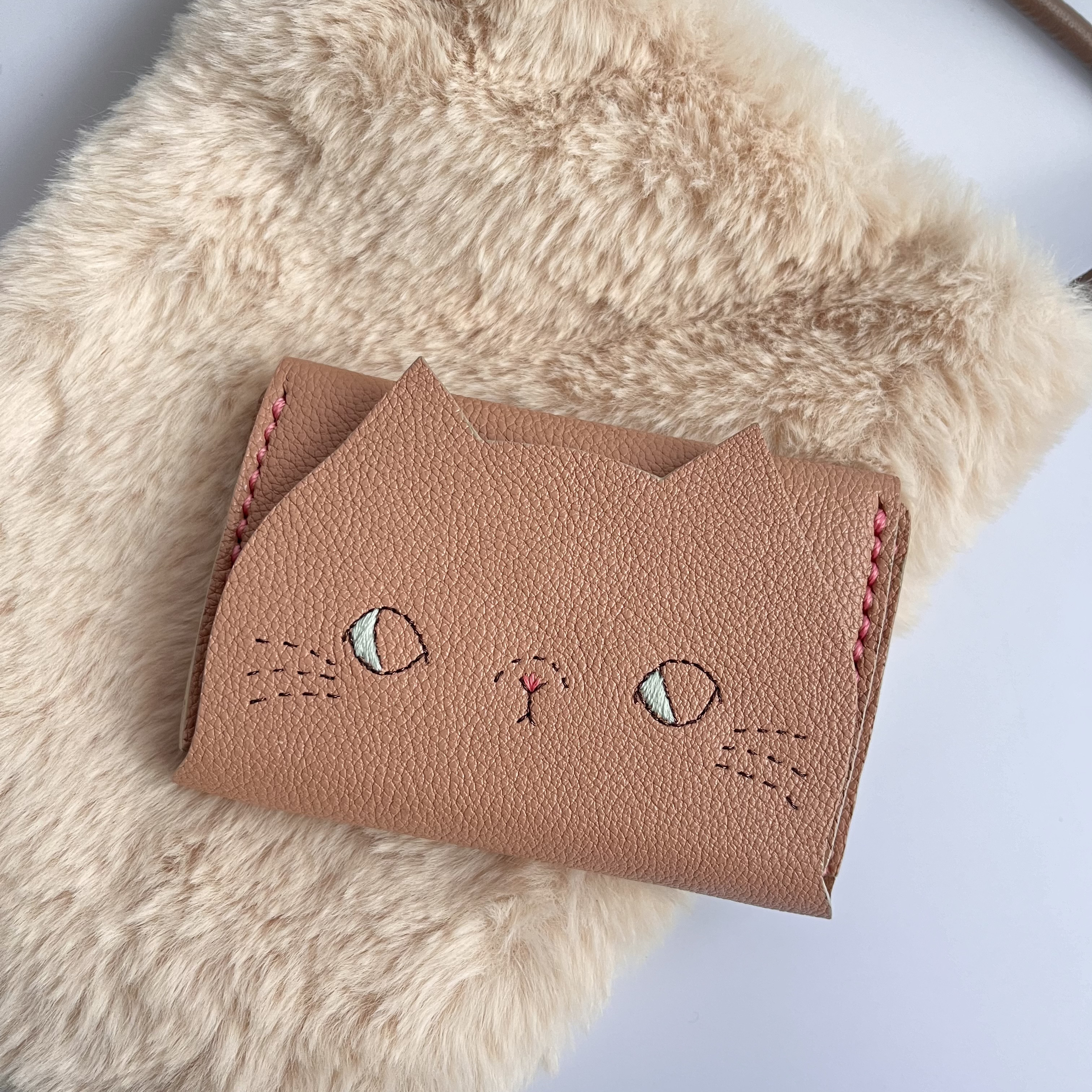 【受注制作】新色◎ねこのお顔　名刺入れ（カードケース）ピンクベージュ猫　ダコタレザー