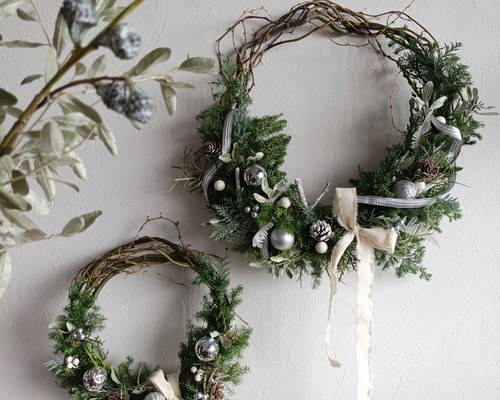 シャビーなクリスマスリース silver×white 早割クリスマス2025
