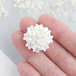 帯留め 「白桜」つまみ細工 白色 ゴールド 春の花 入学式 卒業式 和装