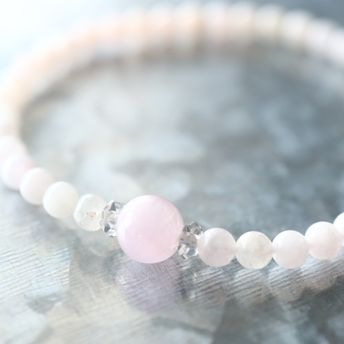 ☆可憐な2つの桃色の石☆クンツァイト：8ミリ＆モルガナイト：4ミリ