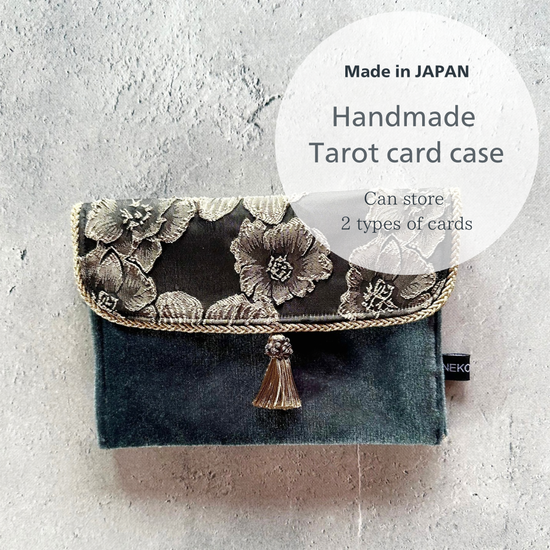 【新作】海外製エンボスフラワー生地のタロットクロス ブラック＆グレー 新作】海外製エンボスフラワー生地のタロットクロス ブラック＆グレー