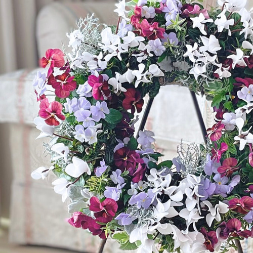 ビオラとガーデンシクラメンの寄せ植えリース ☆*:.｡. 幸せのwreath