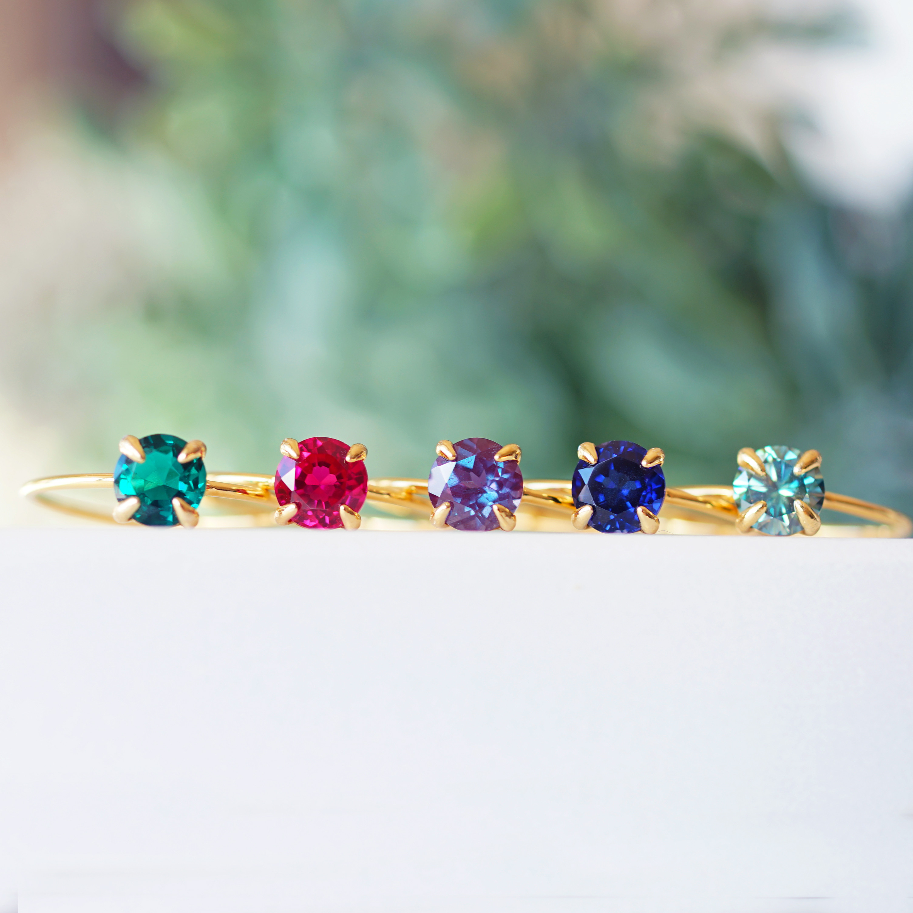 大粒！シンセティックエメラルドの一粒リング　～Synsetic Emerald