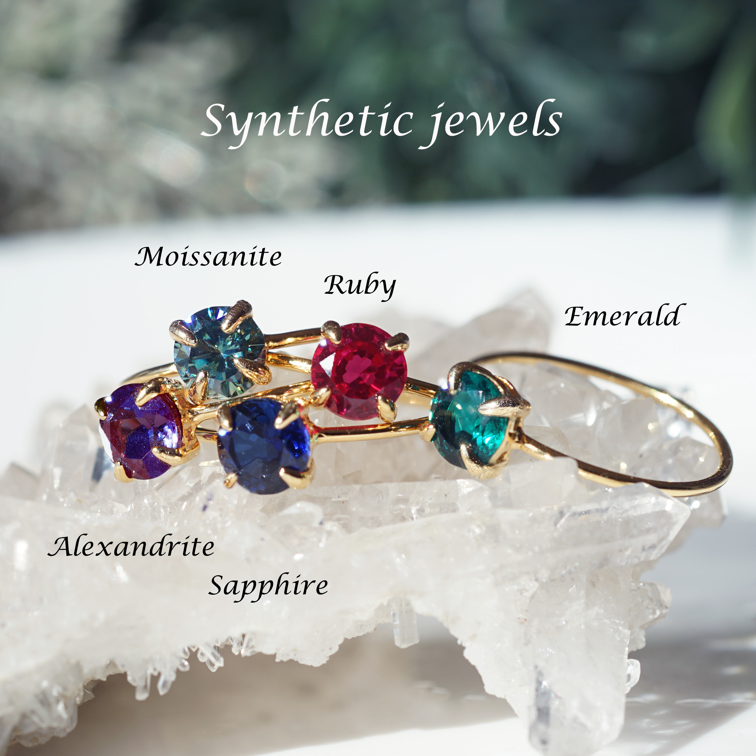 大粒！シンセティックエメラルドの一粒リング　～Synsetic Emerald