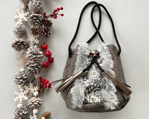 数量限定】ヘリンボーン生地×インド刺繍リボン巾着＊ファー＊てさげ