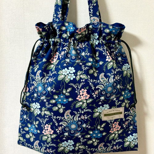 ⭐︎リバティ生地使用⭐︎巾着トートバッグ肩からかけられます⭐︎大人  