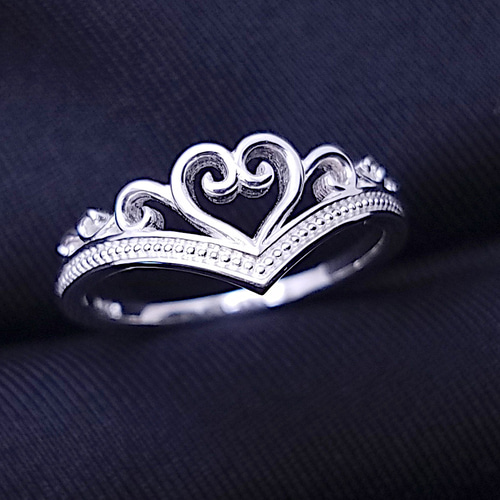 未使用保管品　ティアラデザイン パール　宝石王冠　リング　指輪 未使用保管品 ティアラデザイン パール 宝石王冠 リング 指輪 ティアラ