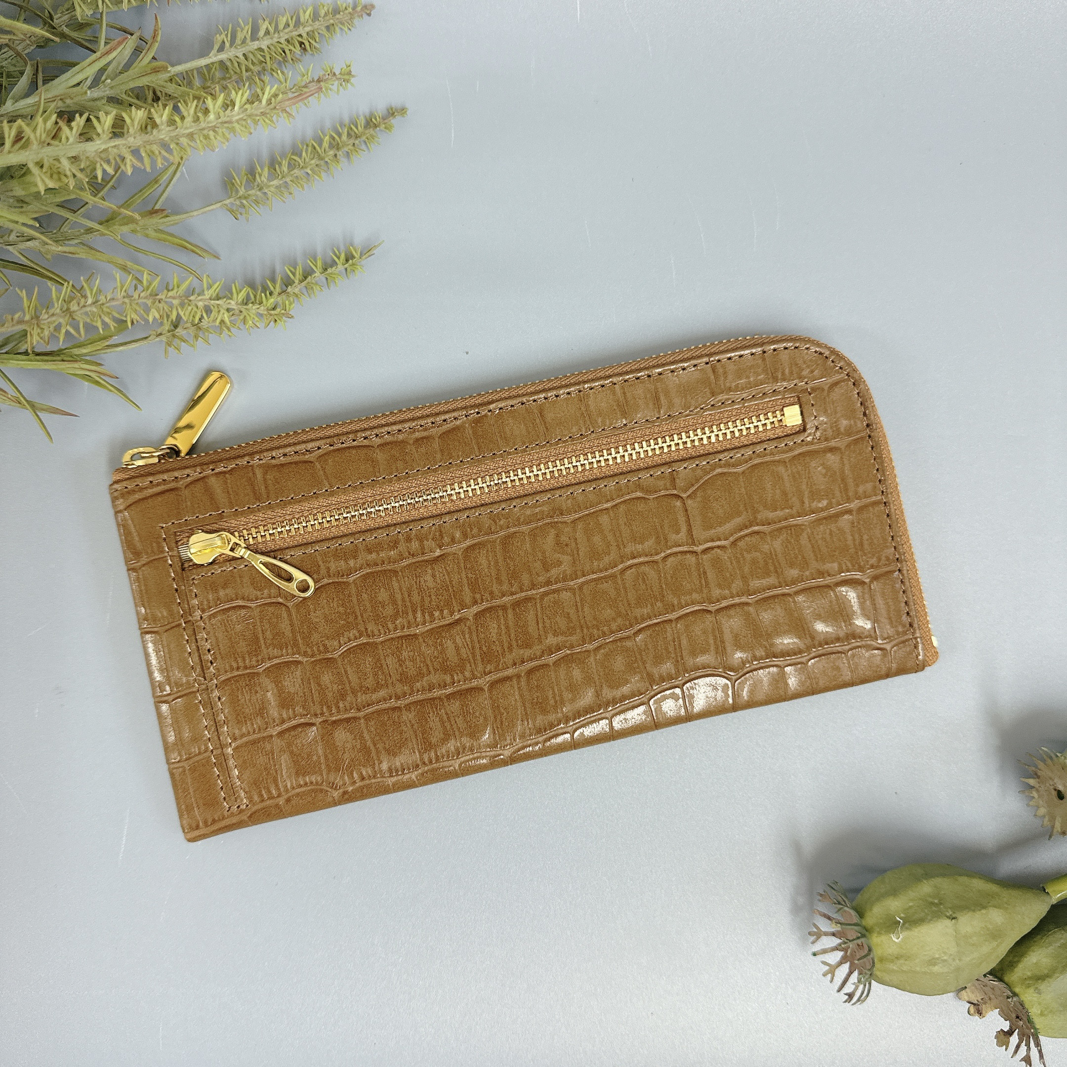 薄くて軽くて大容量なL字長財布 14枚カードポケット 牛革クロコ型押し　ブラウン　Squeeze