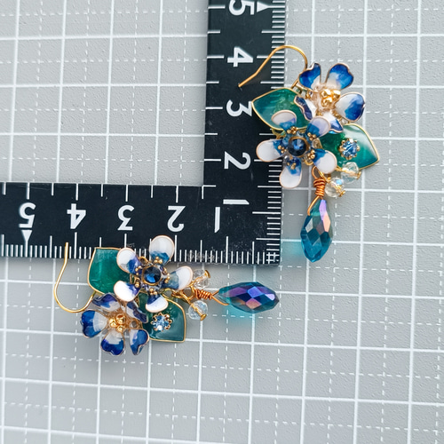 革花アクセサリー　ブルーポピーのピアス　ハンドメイド　304サージカルステンレス 革花アクセサリー ブルーポピーのピアス ハンドメイド 304