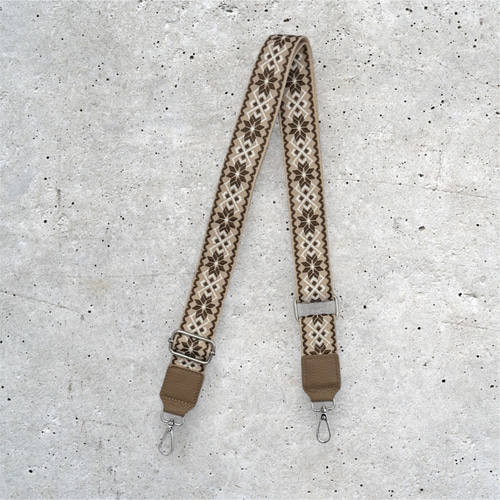 都内で 本革 花柄 刺繍 調節可能 ショルダーストラップ 幅広ストラップ バッグ