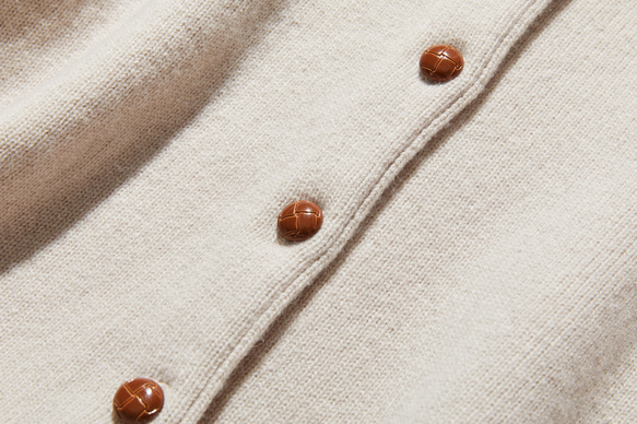 ★現貨★ 簡約設計，經久耐穿。羊毛開襟衫，100%羊毛，米色，241029-1 第4張的照片