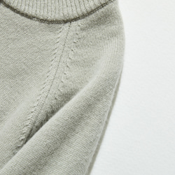 簡約耐穿的羊毛開襟衫，100% 羊毛，鼠尾草綠（241029-2）。 第3張的照片