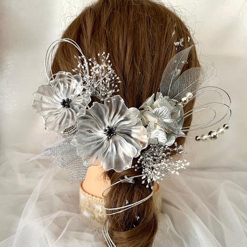 送料無料》＊花びら＊パールホワイト×シルバー＊アメリカンフラワー 髪
