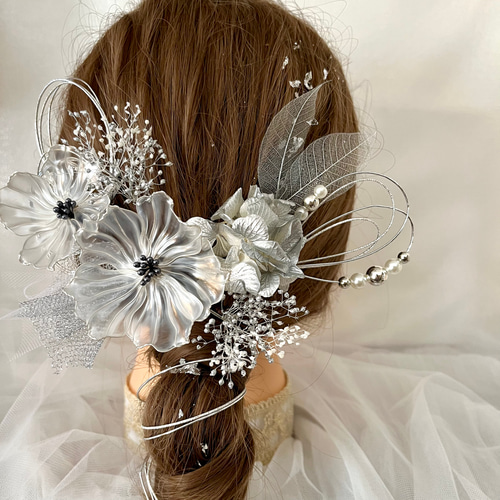 送料無料》＊花びら＊パールホワイト×シルバー＊アメリカンフラワー 髪